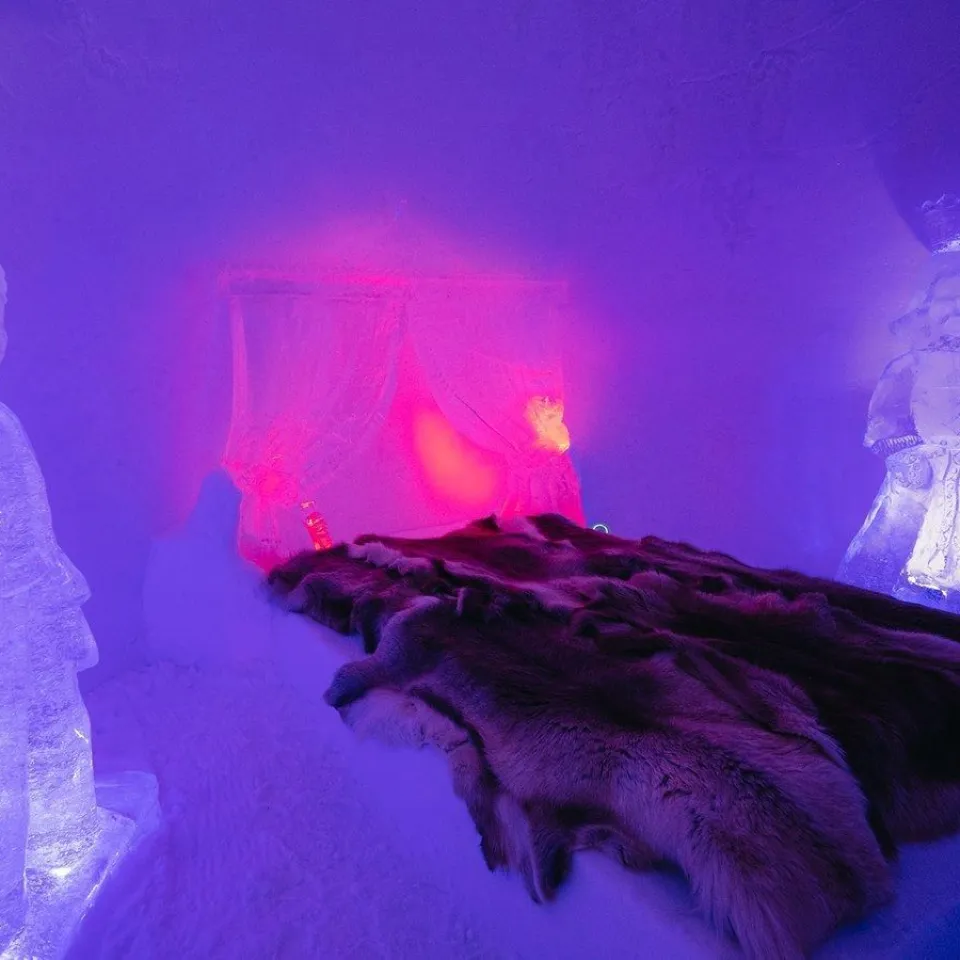Pakke med overnatting i Snøhotellet Familierom