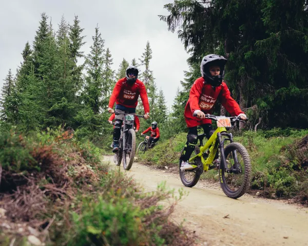 Sykkel Hafjell sommer redshirt bikepark