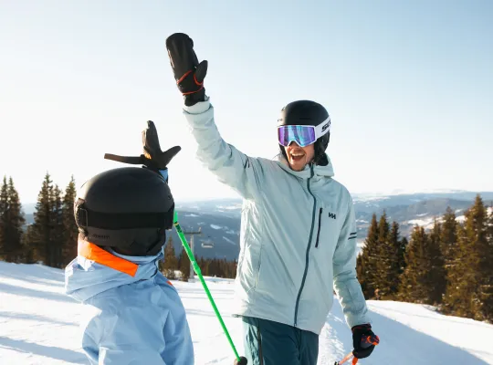 High-five på ski i Hafjell
