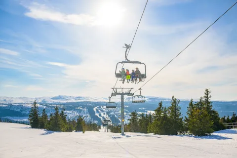 Vinter på sitt beste i Kvitfjell Alpinanlegg.
